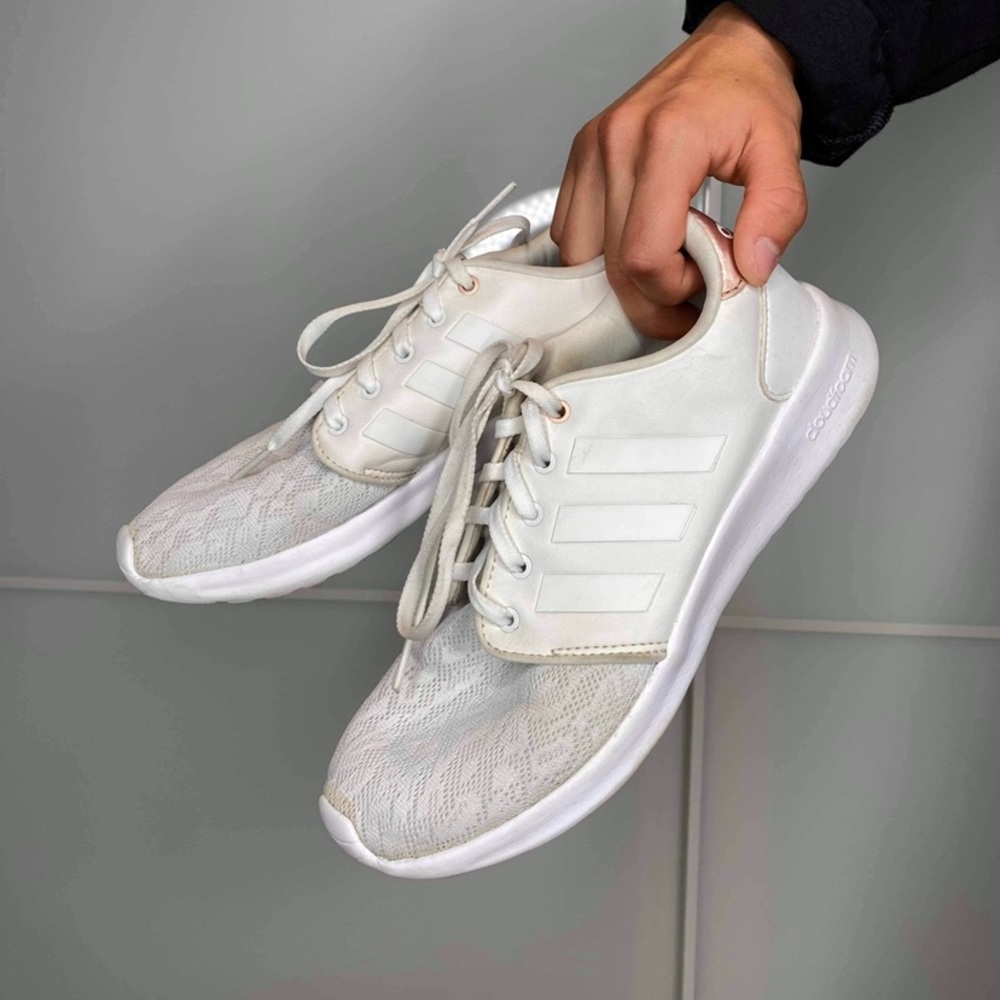 whute adidas shoe